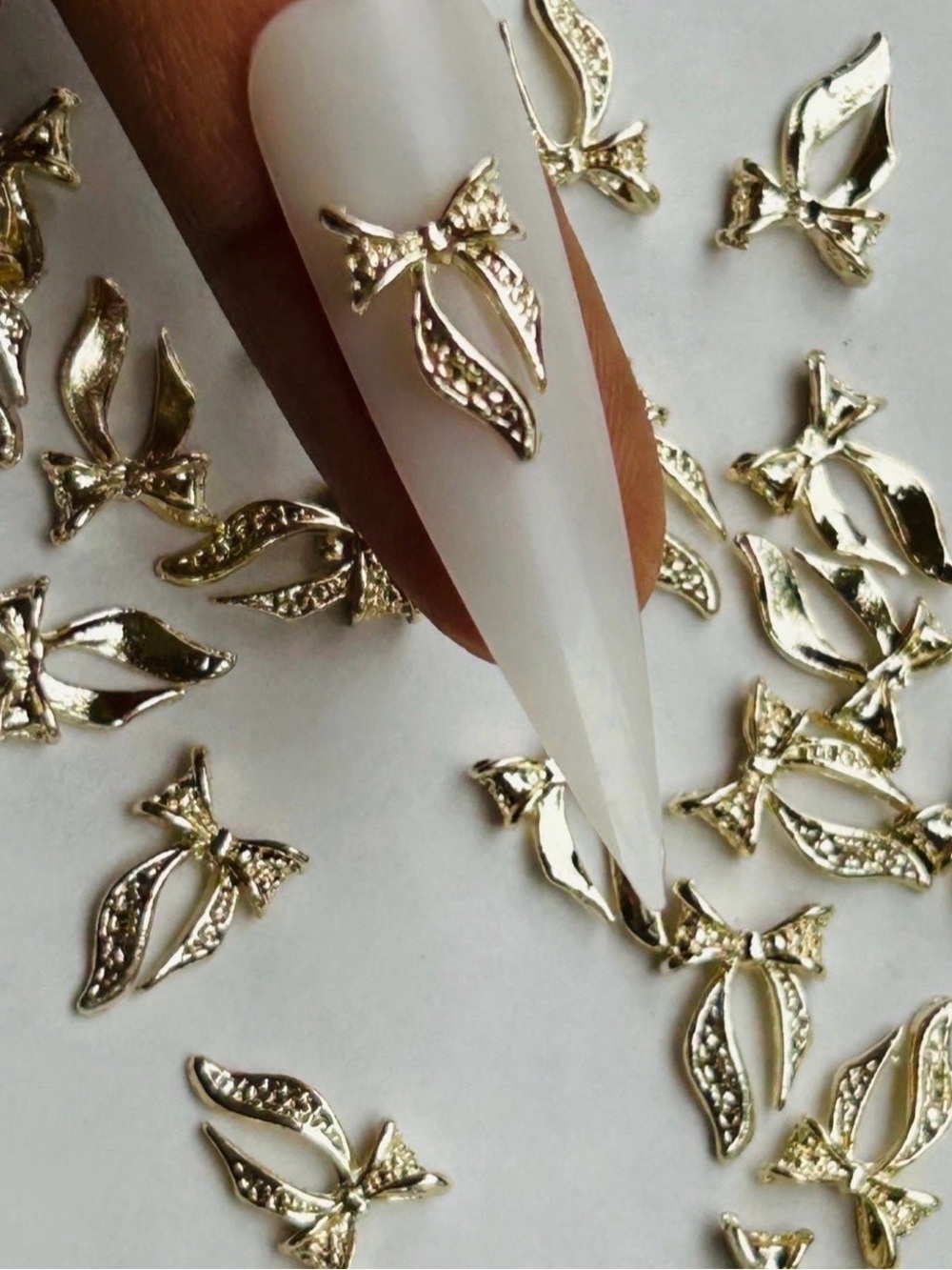 Gold Bow Nail Charms – Decorative Women’s Nail Jewelry